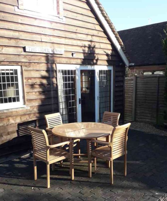 Wentworth dining set