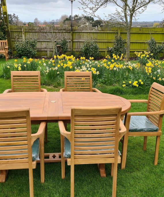 Heritage Six Seater Dining Set